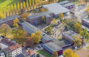 Aerial view, Friedrich-Ebert-Realschule in the district Pelkum in Hamm, Ruhr area, North