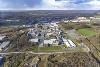 Aerial view, industrial estate with Goldbeck Betonelemente and DuPont with DuBay Polymer GmbH on