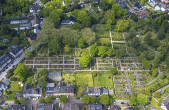 Aerial view, Protestant New Cemetery and Catholic Cemetery Friedensstraße, Leubeck, Heiligenhaus,