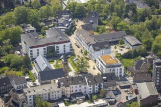 Aerial view, primary school Schulstraße and protestant old church, Leubeck, Heiligenhaus, Ruhr