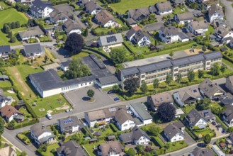 Aerial photo, primary school Heggen, Heggen, Finnentrop, Sauerland, North Rhine-Westphalia,
