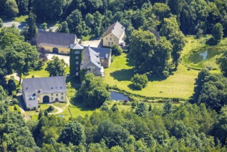 Aerial view, Schloss Haus Bamenohl, Finnentrop, Sauerland, North Rhine-Westphalia, Germany, DE,