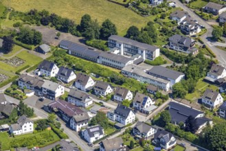 Aerial photo, Kath. Grundschule Fretter, Fretter, Finnentrop, Sauerland, North Rhine-Westphalia,