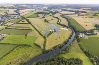 Aerial view, Hammer waterworks Warmen at the Merschstraße in the district Warmen, meadows and