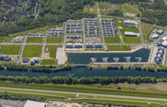 Aerial view, Graf Bismarck city quarter on the Rhine-Herne Canal, Marina Bismarck, Schalke-Nord,