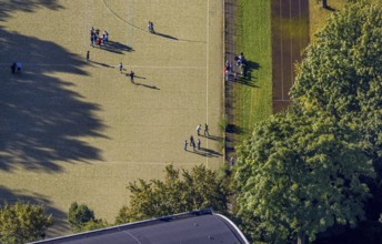 Aerial photo, youths on the sports field at Leibniz-Gymnasium in the Buer district of