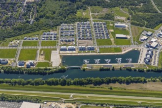 Aerial view, Graf Bismarck city quarter on the Rhine-Herne Canal, Marina Bismarck, Schalke-Nord,