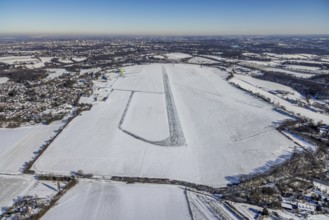 Aerial photo, Airport Essen / Mülheim in winter, Haarzopf, Essen, Ruhr area, North