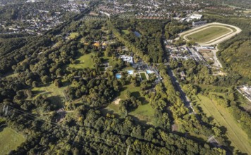 Aerial view, GelsenTrabPark trotting track and Revierpark Nienhausen in the district Feldmark in