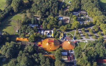 Aerial view, Revierpark Nienhausen with circus in the district Feldmark in Gelsenkirchen, Ruhr