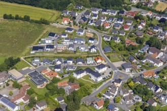Aerial view, new building district Schreibers Hof and Bernhardusschule, Niederense, Ense,