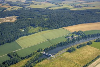 Aerial view, river Ruhr with hydropower plant Echthausen and meadows and fields in Waltringen,