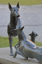 Sculpture Dobermann by Kerstin Stöckel 2019, monument to breeder of dog breed and namesake Karl