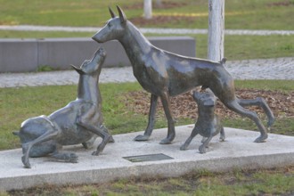 Sculpture Dobermann by Kerstin Stöckel 2019, memorial to breeder of dog breed and namesake Karl