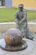 Monument to founder David Strickermann, town history on the development of the textile industry,