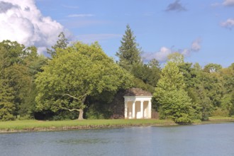 Classicist temple on the shore of Lake Wörlitz, landscape, UNESCO, landscape park, Dessau-Wörlitz