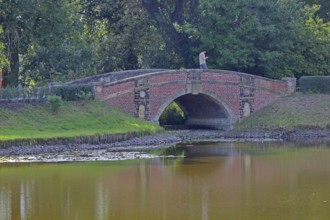 Friederiken Bridge on Lake Wörlitz, stone arch bridge, UNESCO, landscape park, Dessau-Wörlitz