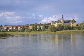 View of Coswig with castle on the Elbe, banks of the Elbe, cityscape, Fläming, Saxony-Anhalt,