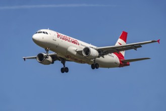 Aircraft approaching Stuttgart Airport. Aircraft registration: OE-LZB, Austrian Airlines, Airbus