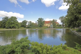 Castle and pavilion at the Kurparkteich, Goethe School, Goethepark, Bad Lauchstädt, Saxony-Anhalt,