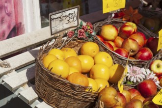 Fresh fruit in baskets in front of a greengrocer's, Bremen, Germany