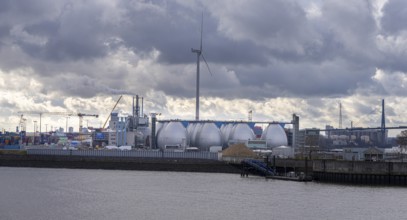 Ships and shipyards on the Elbe in the Hamburg harbour area, Hamburg, Germany