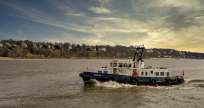 Shipping and boat traffic on the Elbe, Hamburg, Germany