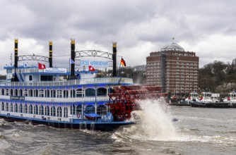 Paddle steamer Louisiana Star on the Elbe, Hamburg, Germany