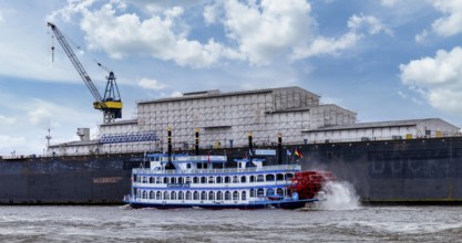 Paddle steamer Louisiana Star on the Elbe, Hamburg, Germany