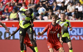 Goal kick Action Goal chance Serhou Guirassy Borussia Dortmund BVB (09) Voith-Arena, Heidenheim,