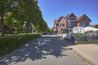 Restaurant Zum alten Pauker, clinker brick building, general development, historic cemetery, trees,