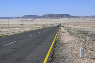 Lonely landscape on the B4 between Keetmanshoop and Lüderitz, near Aus, Karas Region, Namibia