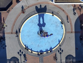 Aerial view, sculpture Lifesaver in the pedestrian zone Königstraße, Altstadt, Duisburg, Ruhr area,