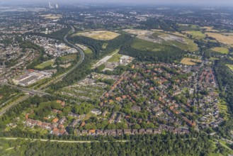 Aerial view, church Polska Misja Katolicka, community primary school, allotment garden association