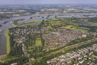 Aerial view, flood river Rhine, flooding Rheinaue Walsum, Nordhafen Walsum, Alt-Walsum, Duisburg,