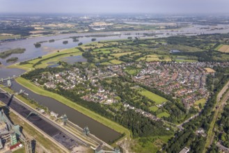 Aerial view, flood river Rhine, flooding Rheinaue Walsum, Nordhafen Walsum, Alt-Walsum, Duisburg,