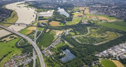 Aerial view, brownfield Lohmannsheide spoil tip on Grafschafter Straße for planned hazardous waste