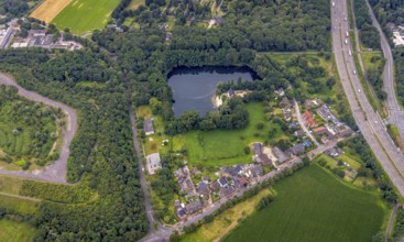Aerial view, housing estate and lake on Kastellstraße, Grafschafter Straße, Bärl, Duisburg, Ruhr