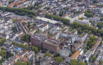 Aerial view, Kreuzviertel and municipal clinics in the district Dorstfelder Brücke in Dortmund,