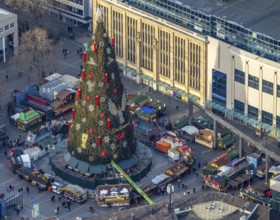 Aerial view, Germany's largest Christmas tree on Hansaplatz in the city centre of Dortmund, Ruhr