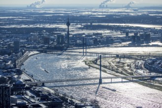 Aerial view, river Rhine with Oberkasseler Brücke, Rheinkniebrücke and Rheinturm, Altstadt,