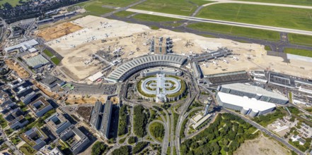 Aerial photograph, Düsseldorf Airport in the Lohausen district of Düsseldorf, Rhineland, North