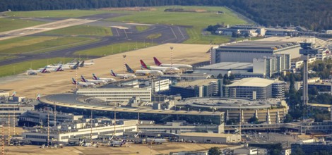 Aerial photograph, Düsseldorf Airport in the Lohausen district of Düsseldorf, Rhineland, North