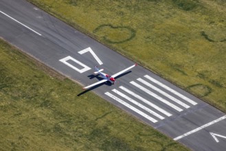 Aerial photo, Brilon Hochsauerland airfield, Zum alten Tower, EFR Brilon landing site, Motorsegeler