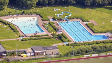 Aerial view, outdoor pool and wave pool Weddinghofen in the leisure centre Im Häupen in