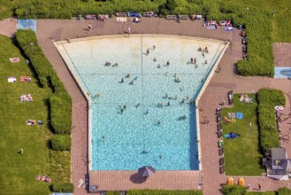 Aerial view, outdoor pool and wave pool Weddinghofen in the leisure centre Im Häupen in