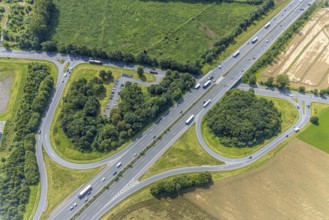 Aerial view, motorway exit Kamen / Bergkamen of the A2 in Weddinghofen, Bergkamen, Ruhr area, North