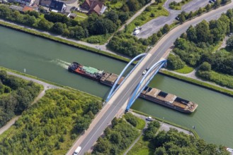 Aerial view, cargo ship on the Datteln-Hamm canal at the Werner Straße bridge in Rünthe, Bergkamen,