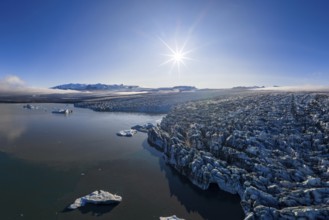 Glacier and mountains of the Vatnajökull glacier, Vatnajökull National Park, South Iceland, Iceland