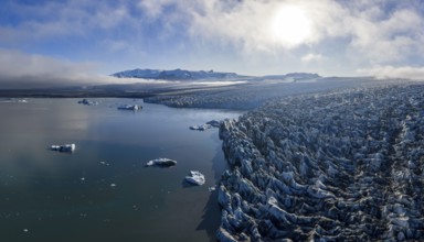 Glacier and mountains of the Vatnajökull glacier, Vatnajökull National Park, South Iceland, Iceland